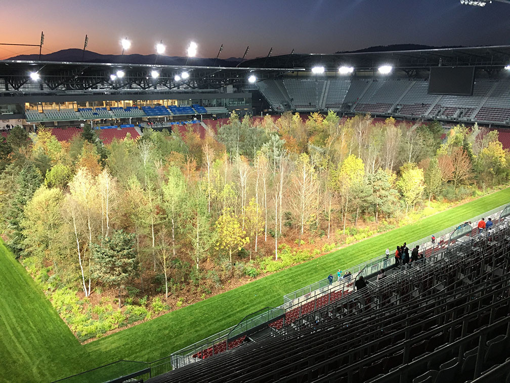 Klaus Littmann «FOR FOREST – Die ungebrochene Anziehungskraft der Natur», Kunstintervention 2019, Wörthersee Stadion Klagenfurt | Österreich