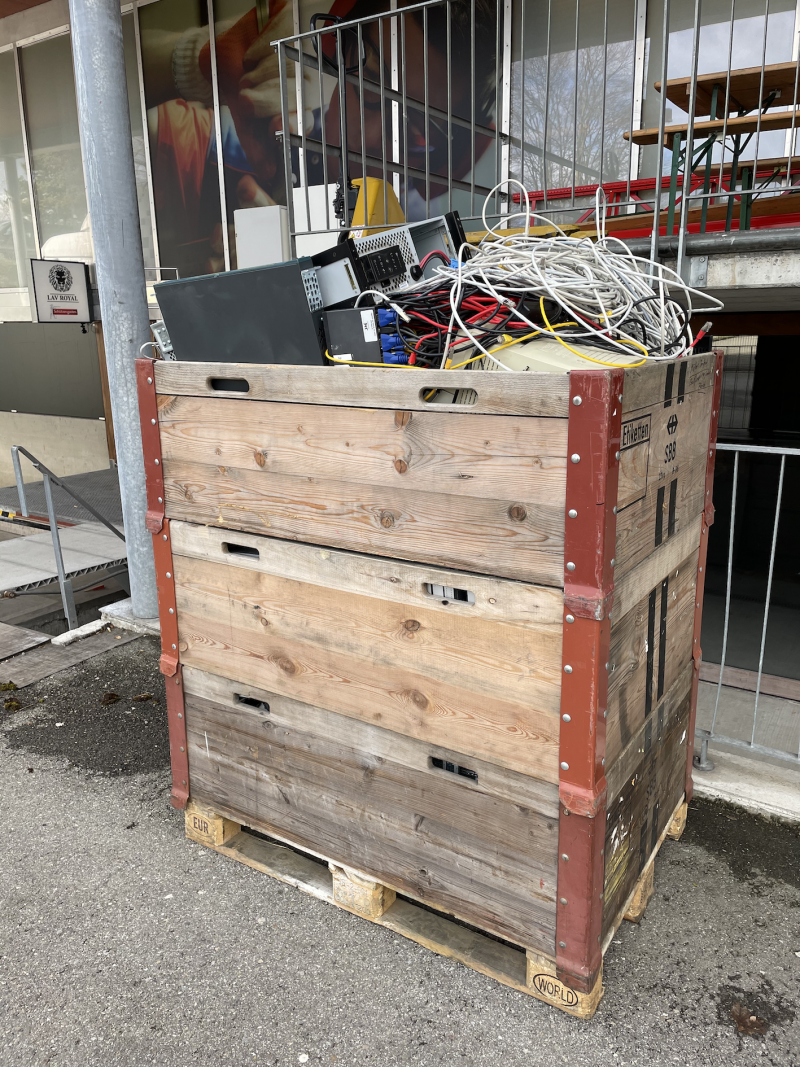 Auch der Elektroschrott stapelt sich