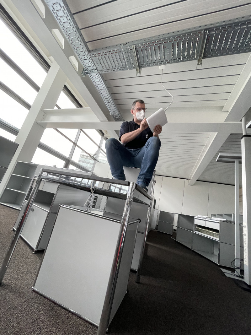 Dietmar installiert die WLAN-Hotspots