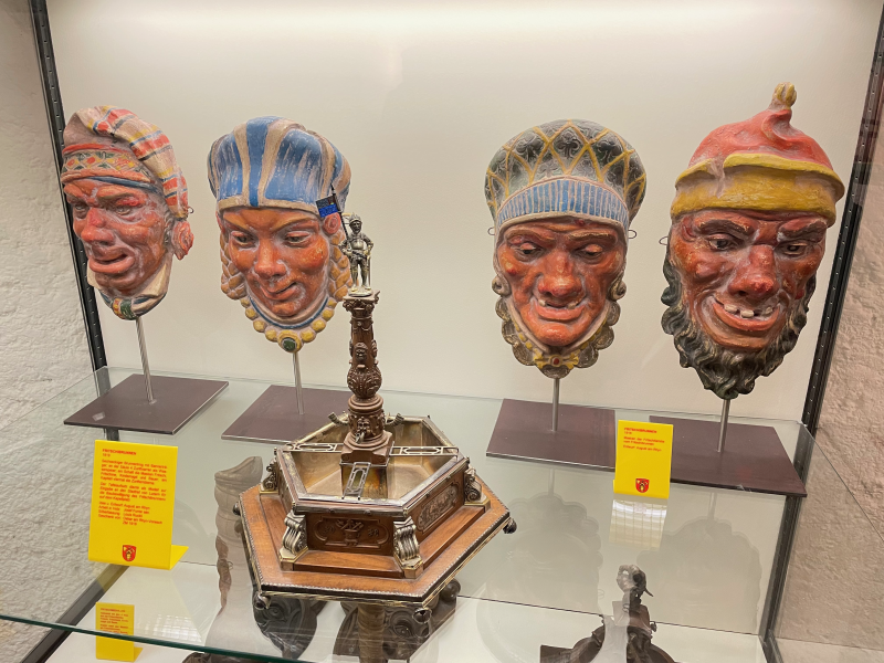 Die Masken der Fritschi-Familie