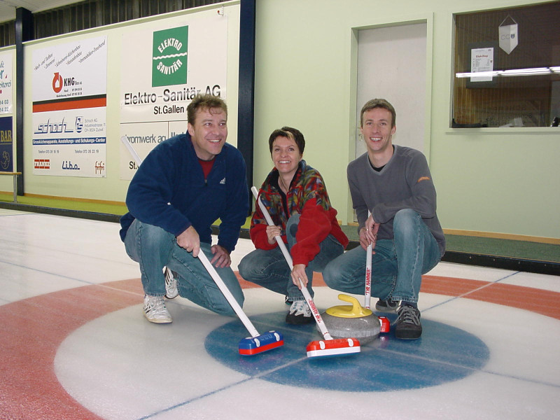 Bernadette beim Firmen Curling